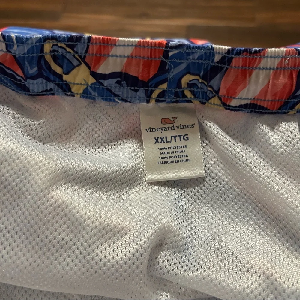 Vineyard Vines Men’s Swim Trunks XXL Flippers Fins‎ Design 6” Inseam